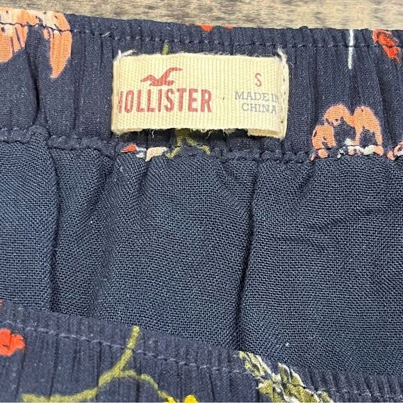 Hollister Pull On Navy Floral Print Short Skirt Size Small - Picture 5 of 7